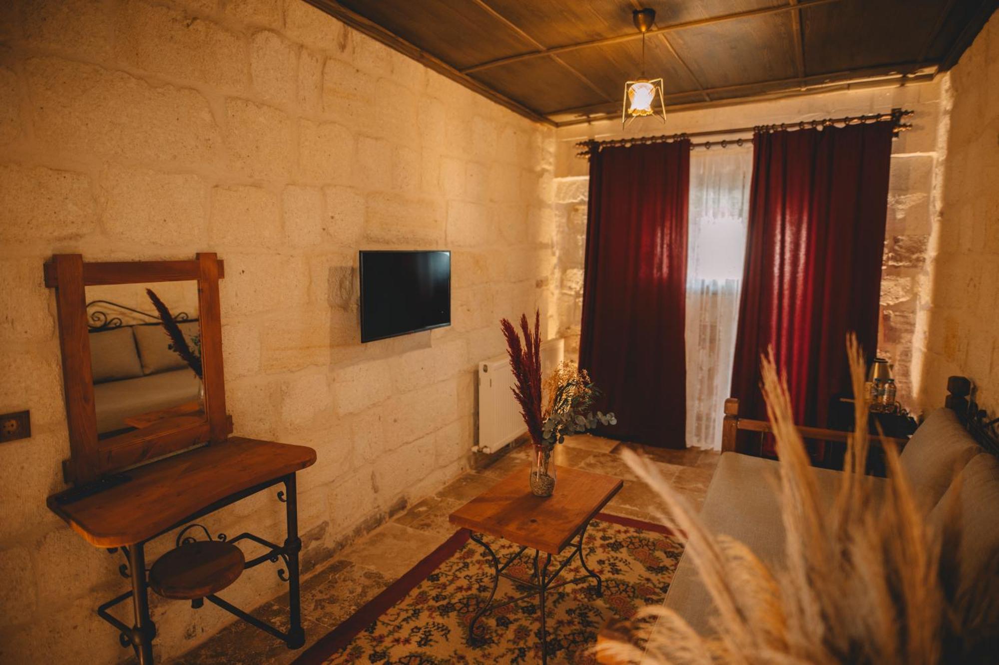 Çavuşin Cave House Acomodação com café da manhã Göreme Exterior foto